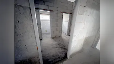 A Központi út 12. csarnok emeleti irodák 4