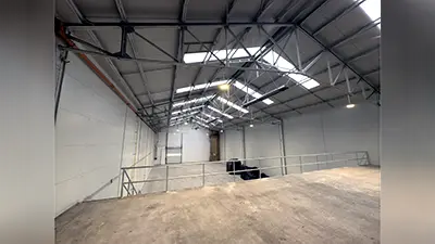 A csarnok a galériáról fotózva