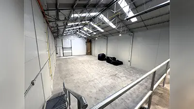 A csarnok a galériáról fotózva 2.